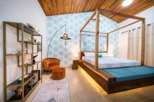 monkey-manor-playa-hermosa-primary-bedroom
